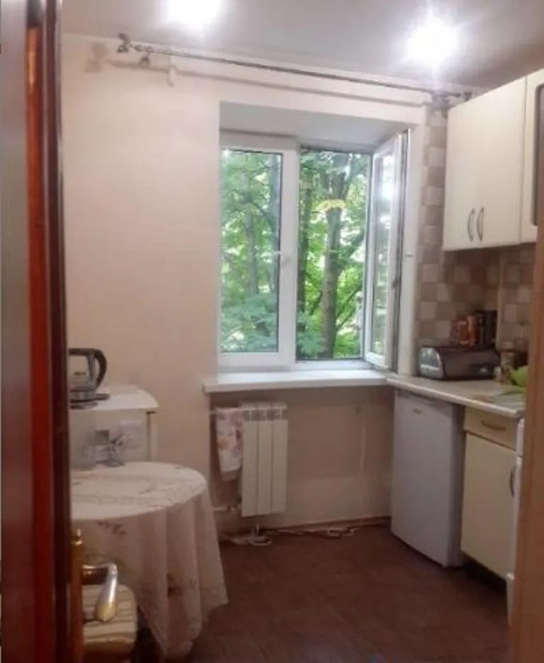 4-кімнатна квартира, 100 м², Центр