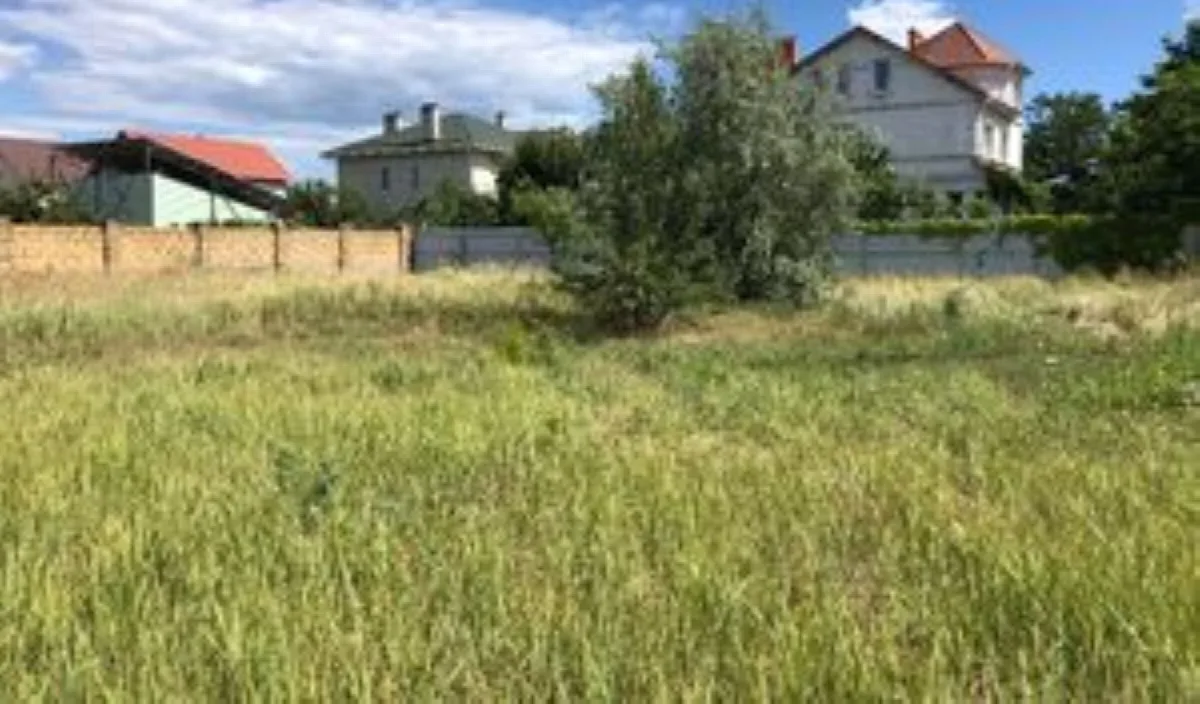 Land, Nova Dolyna