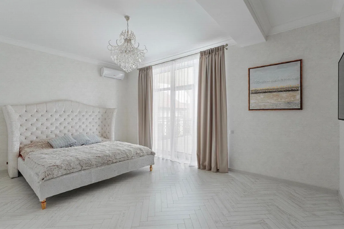 4-кімнатний будинок, 248 м², Совіньйон