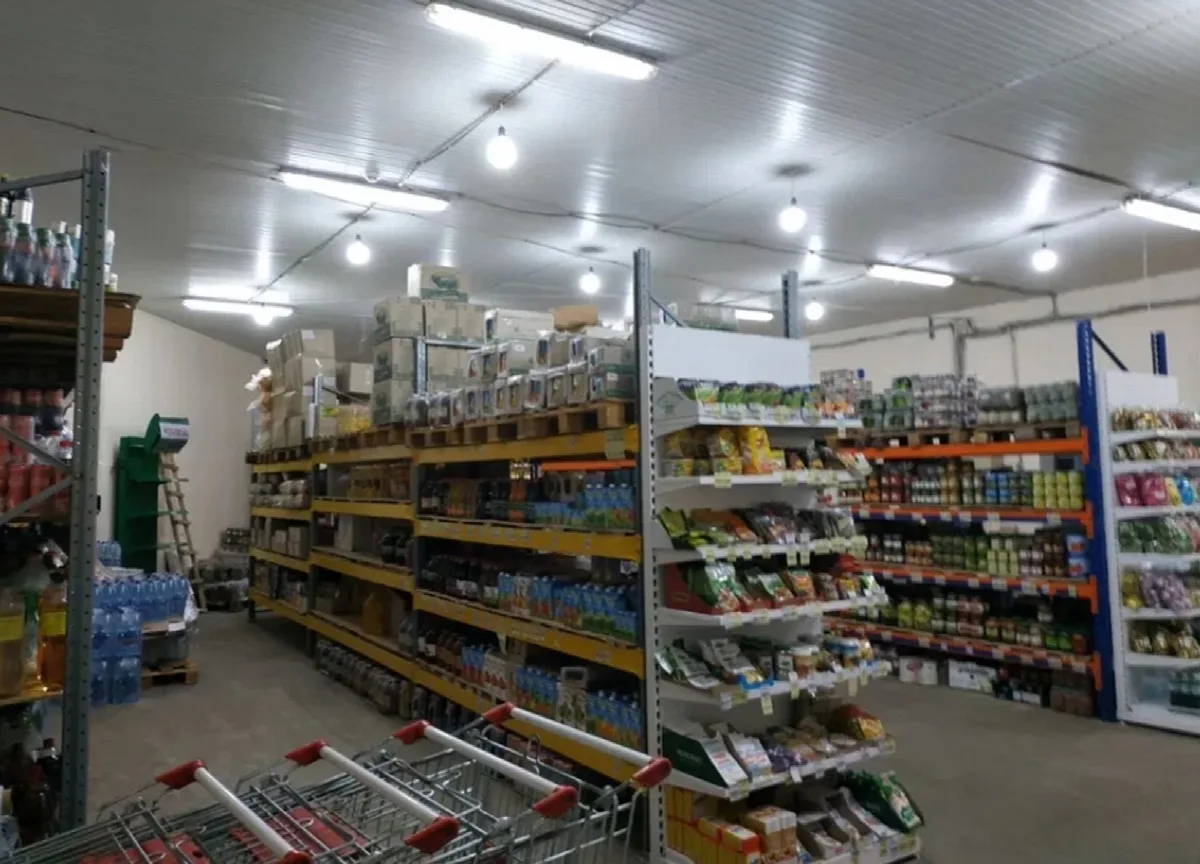 Commercial, 263 m², Lenposelok