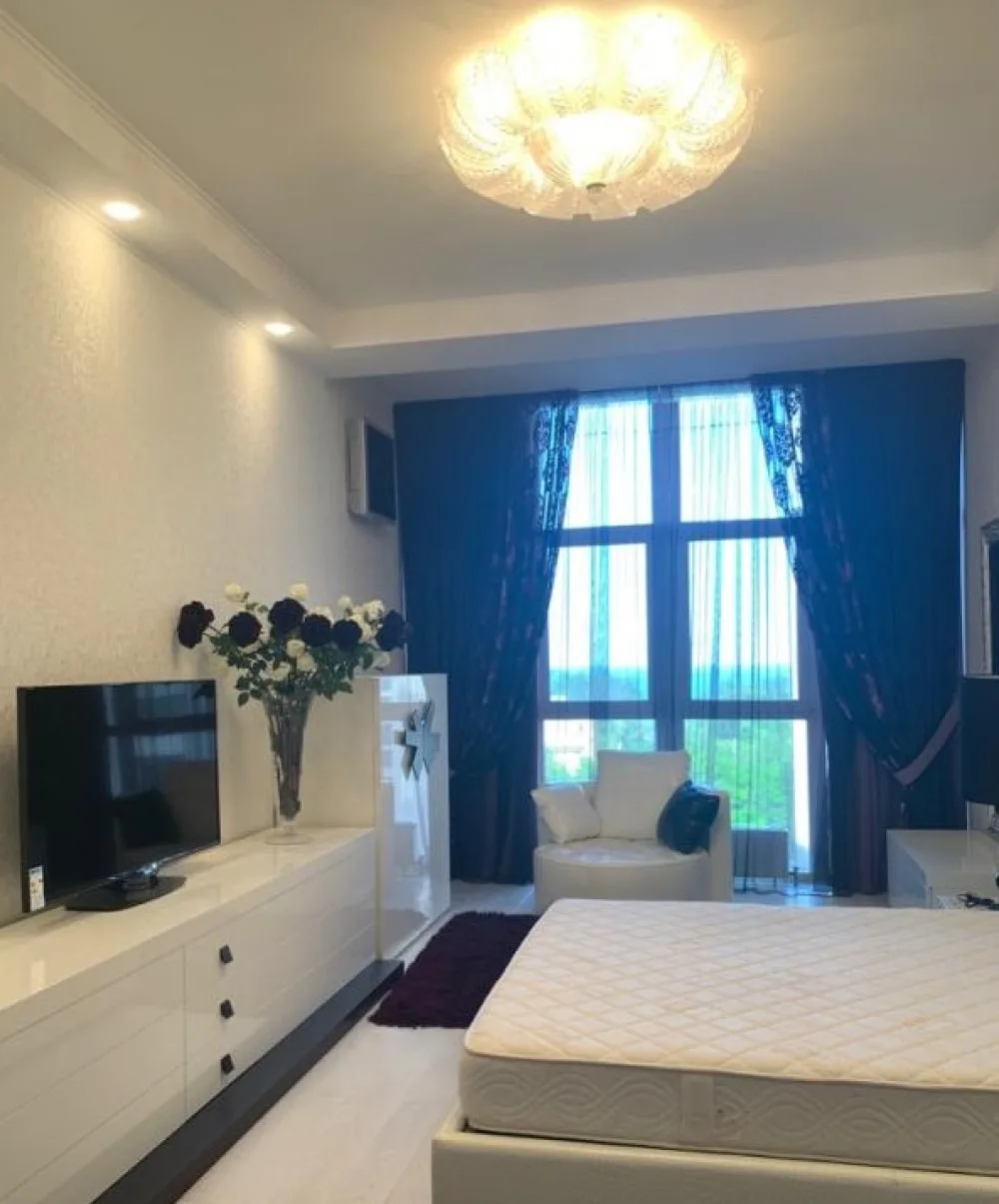 2-комнатная квартира, 156 м², Мерседес, Центр