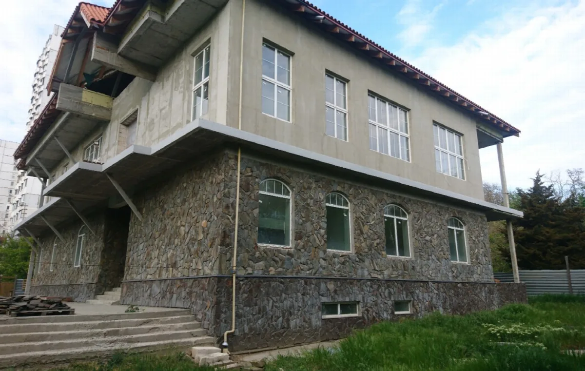 Комерційна, 1 550 м², Котовського