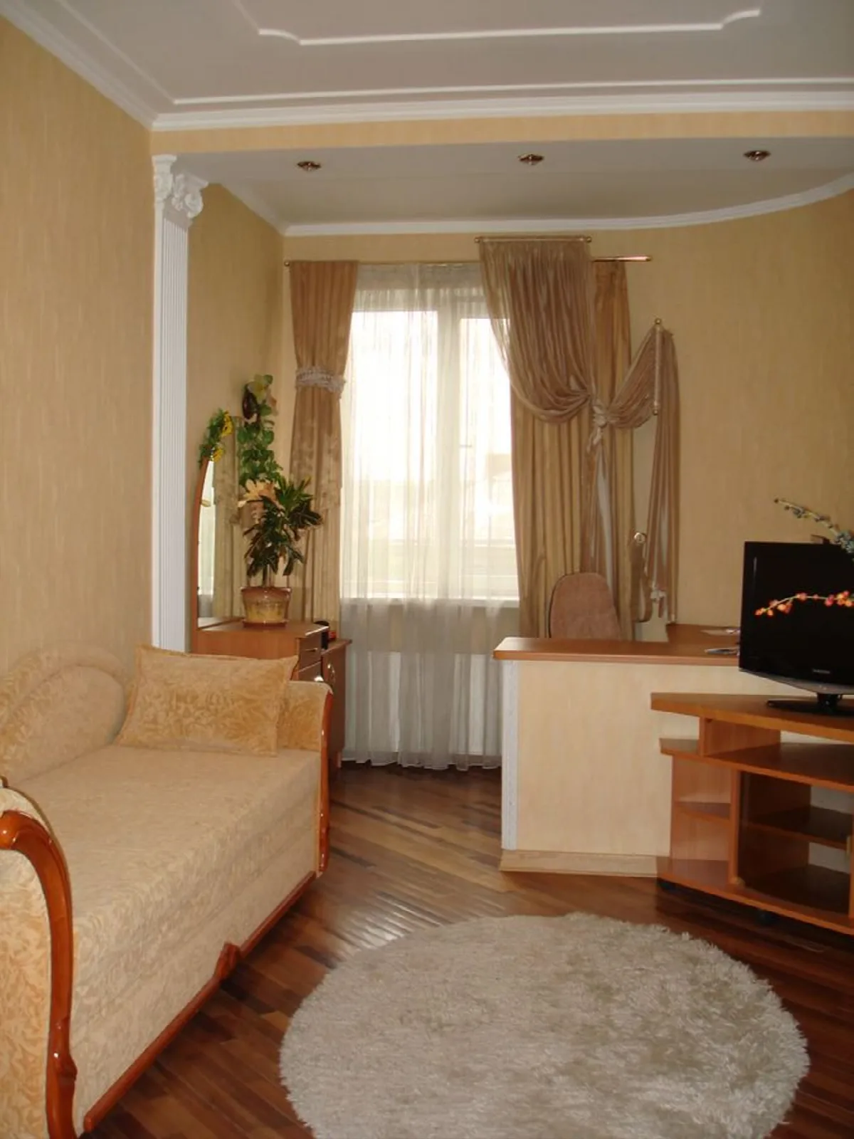 3-кімнатна квартира, 109 м², Центр