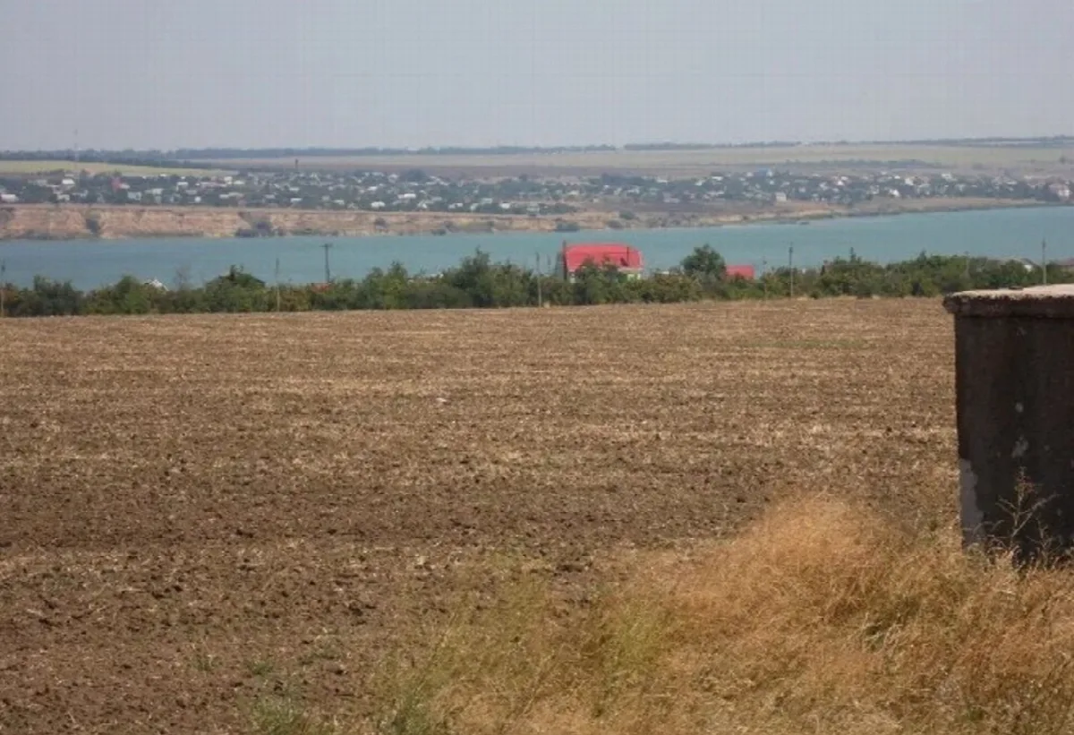 Land, Bolharka