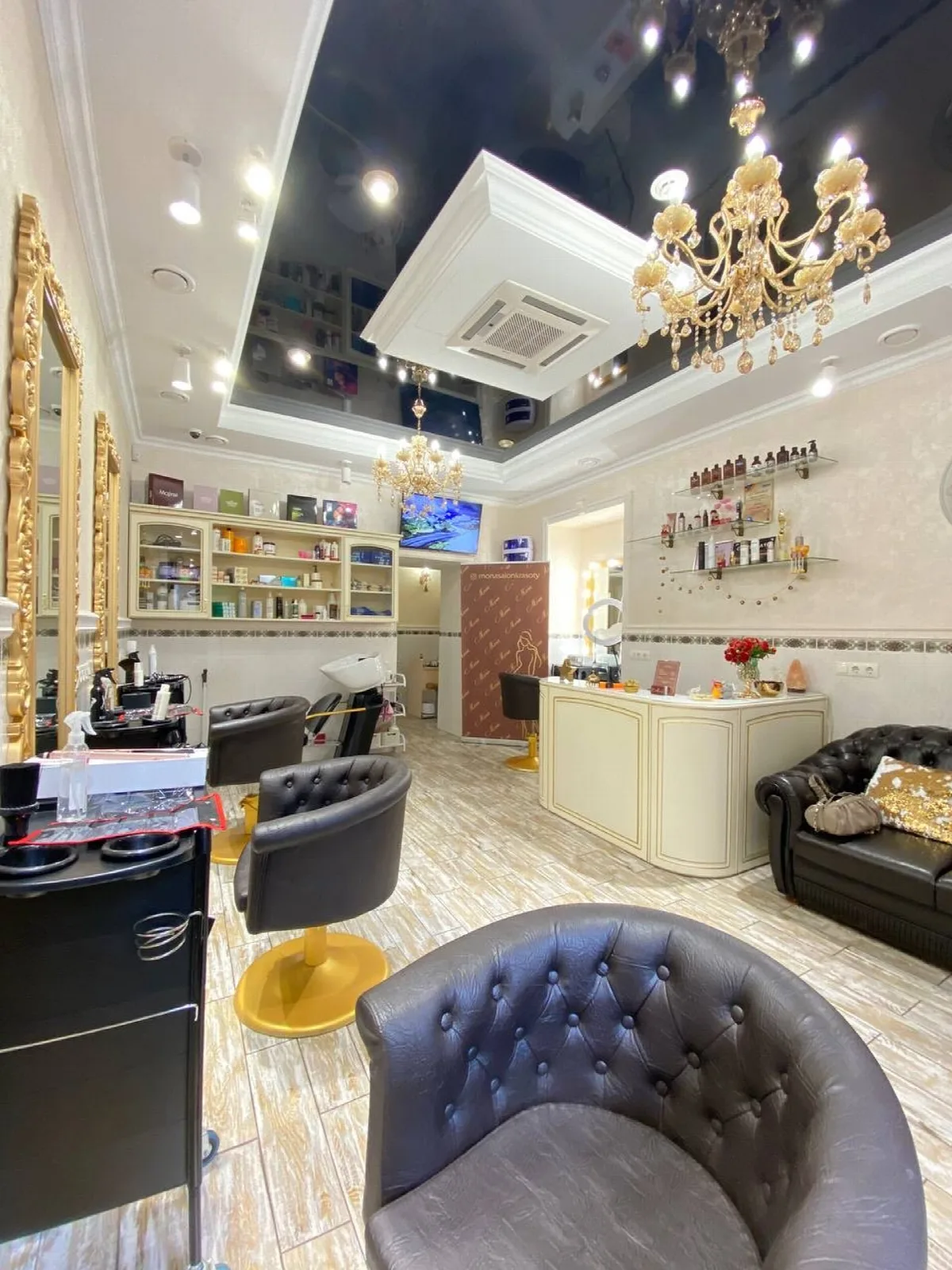 Комерційна, 41 м², Центр