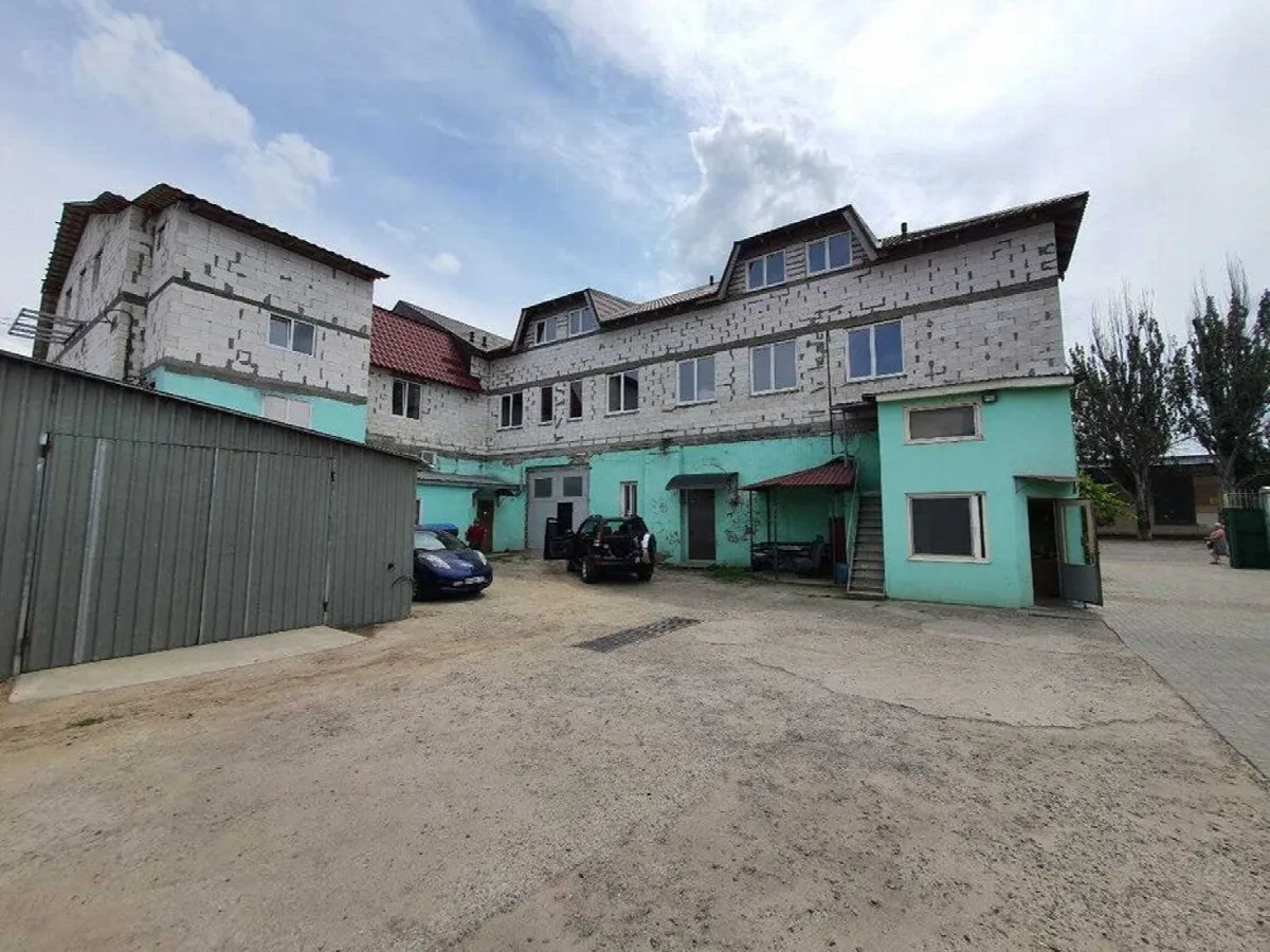 Комерційна, 2 136 м², Лузанівка