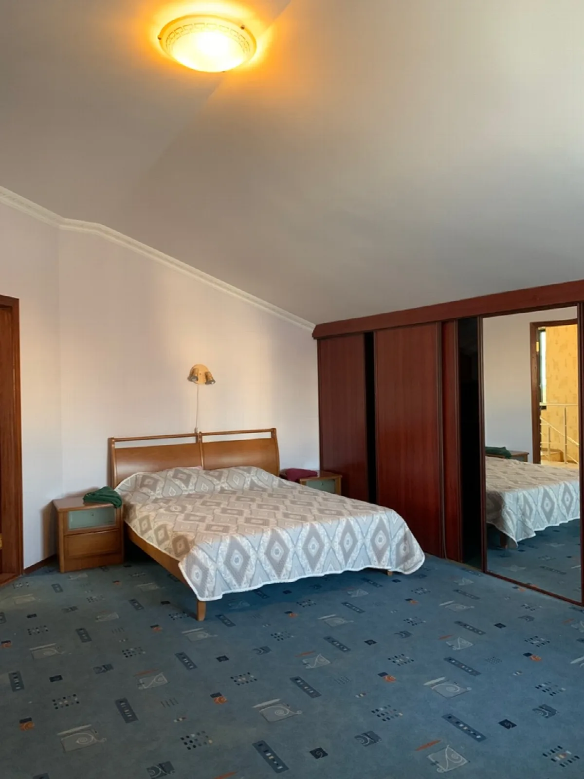 Коммерция, 873 м², Центр