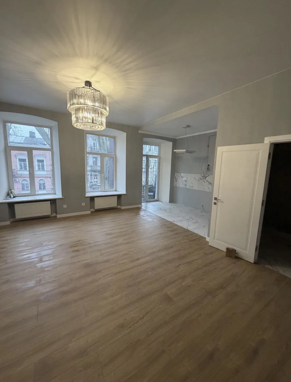 2-кімнатна квартира, 94 м², Центр