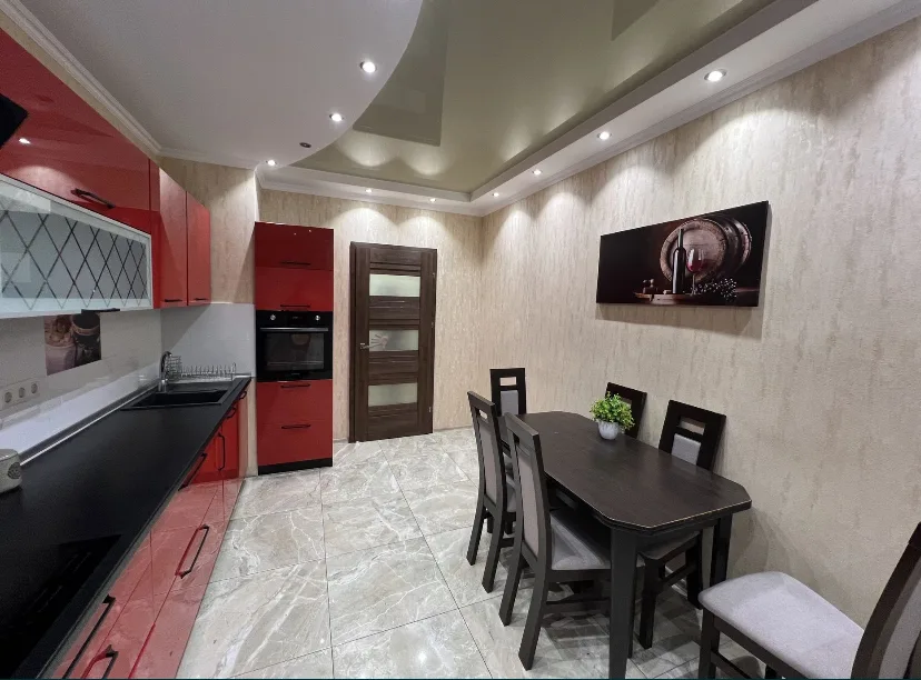 3-комнатная квартира, 78 м², Радужный, Таирова