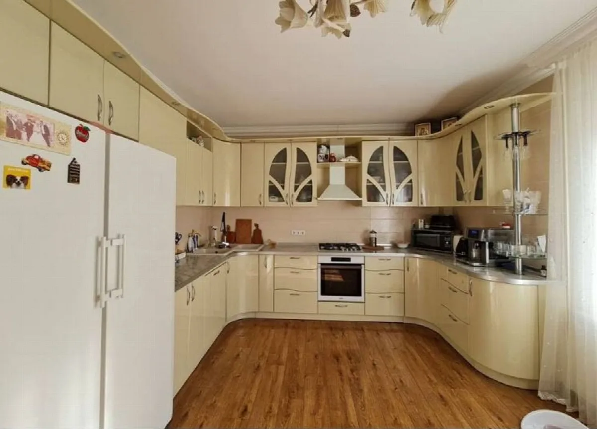 4-кімнатний будинок, 360 м², Ленпосьолок