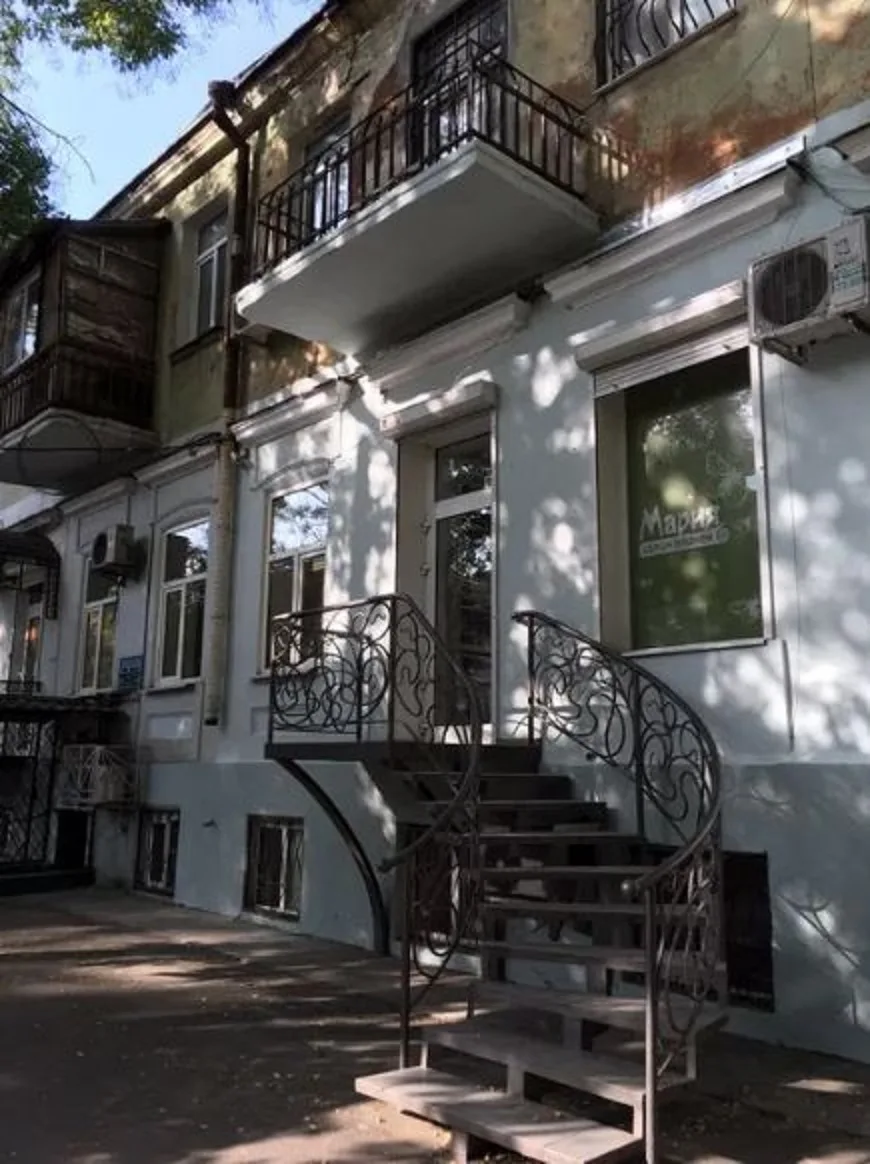 Комерційна, 68 м², Центр