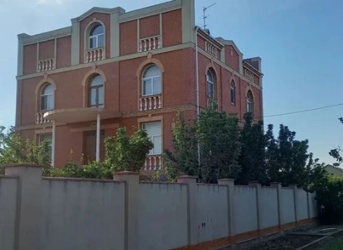 8-room house, 500 m², Lenposelok