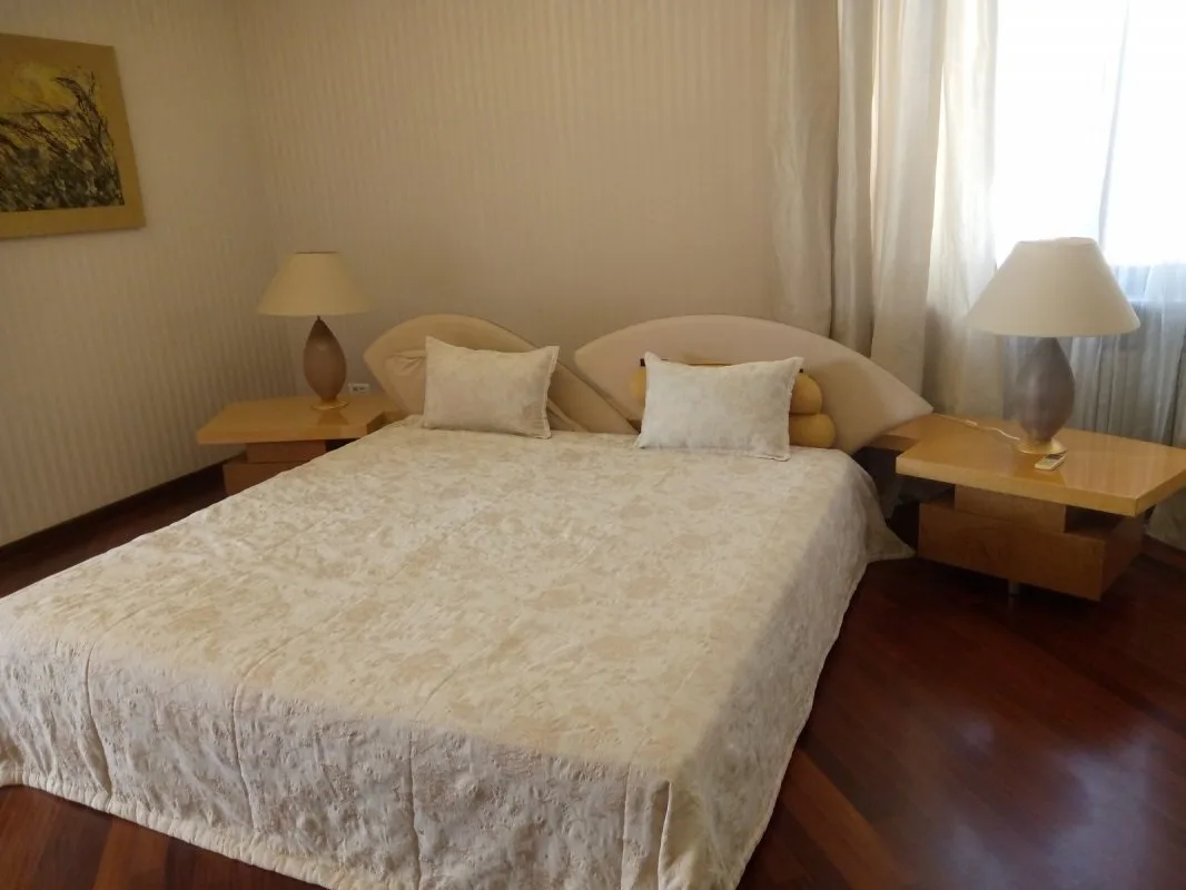 4-кімнатна квартира, 239 м², Шевченко-Французький