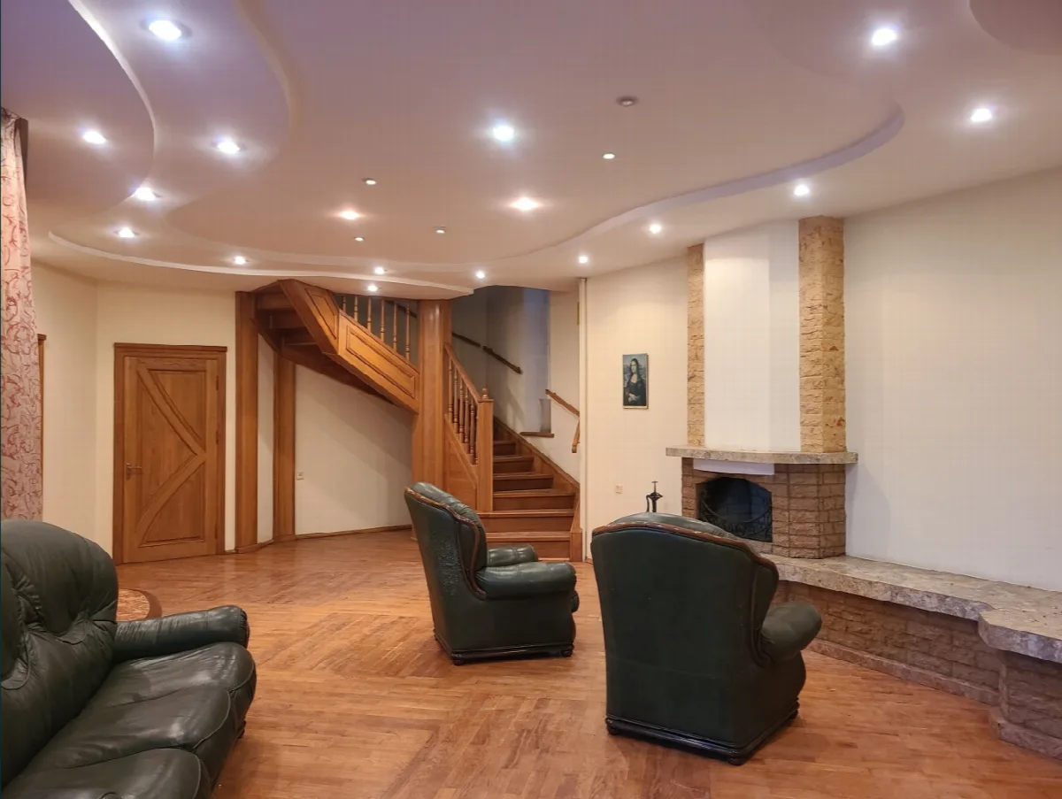 4-кімнатний будинок, 400 м², Котовського