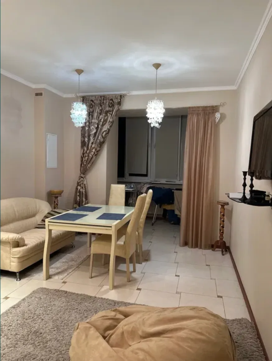 3-комнатная квартира, 111 м², Солнечный-4, Фонтан