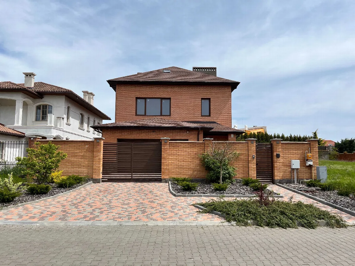 5-room house, 500 m², Sovinion