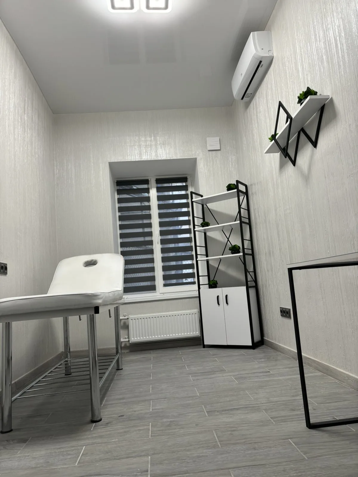 Комерційна, 62 м², Центр
