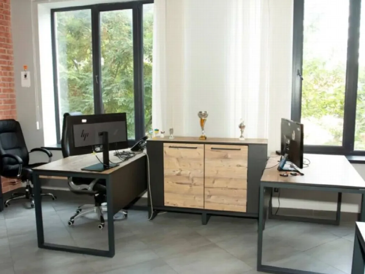 Комерційна, 590 м², Фонтан