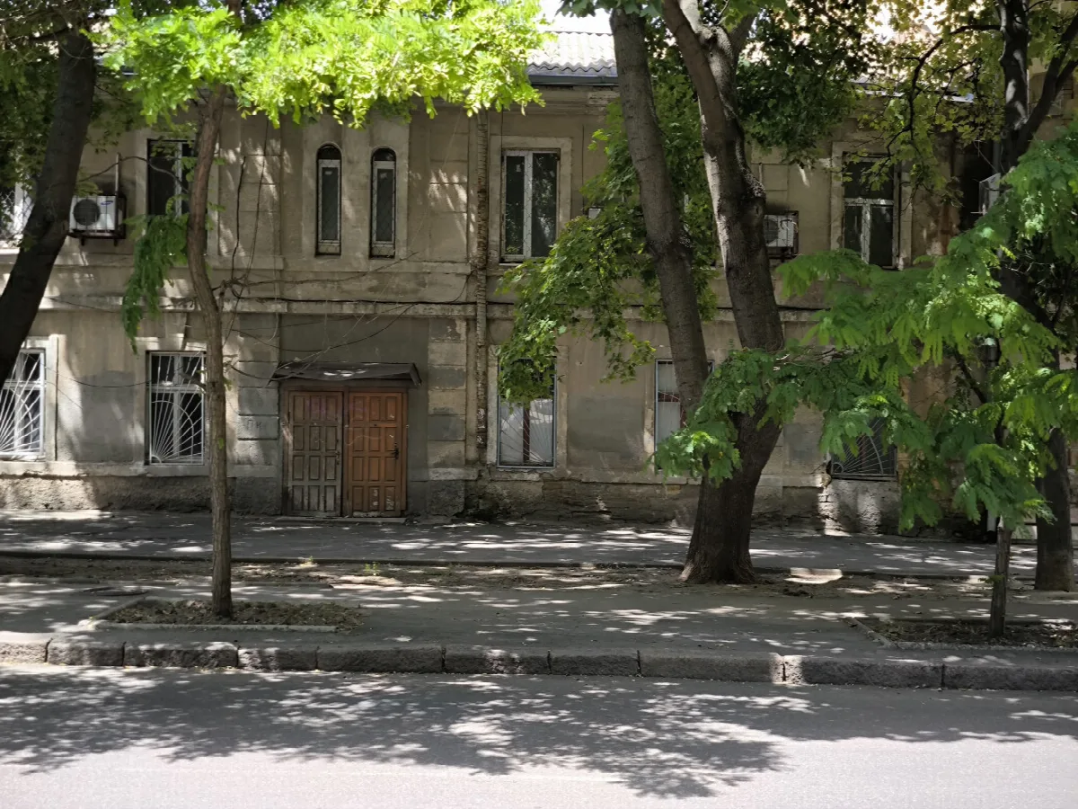 10-комнатный дом, 460 м², Центр