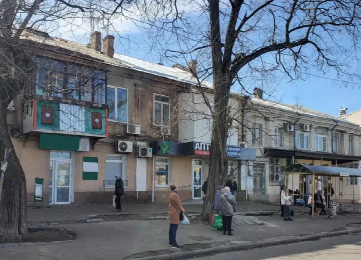 Комерційна, 60 м², Центр