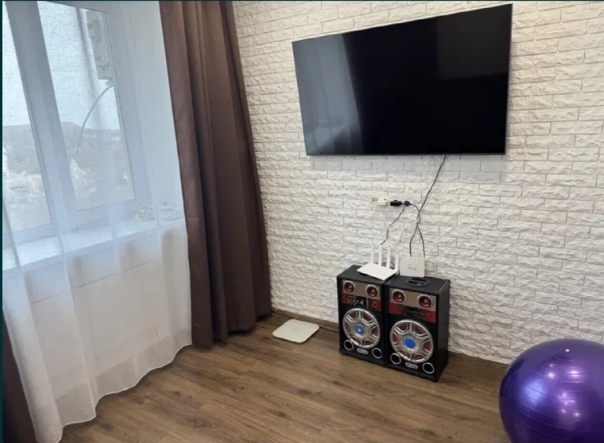 3-кімнатна квартира, 65 м², Пересип