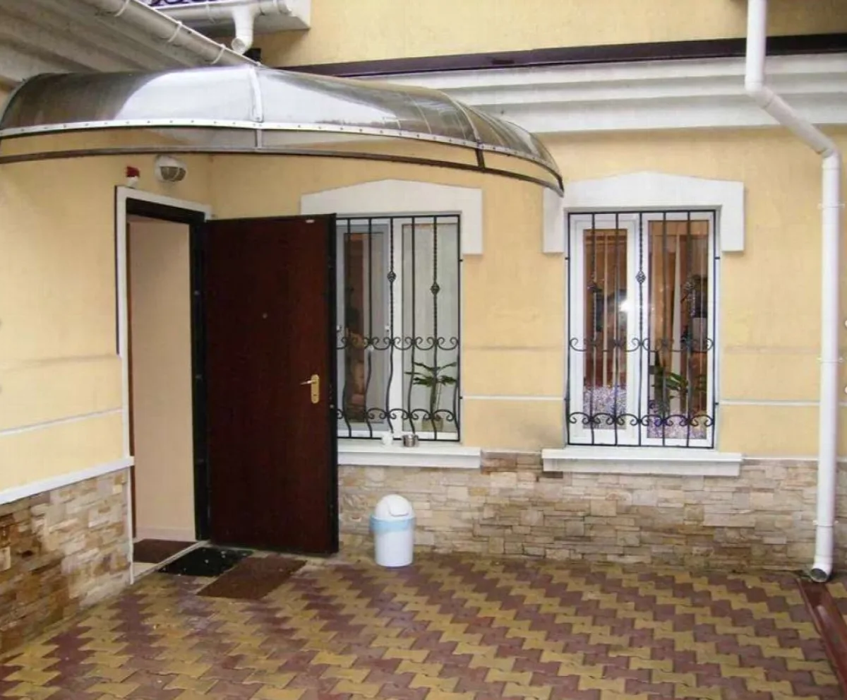 9-комнатный дом, 315 м², Центр