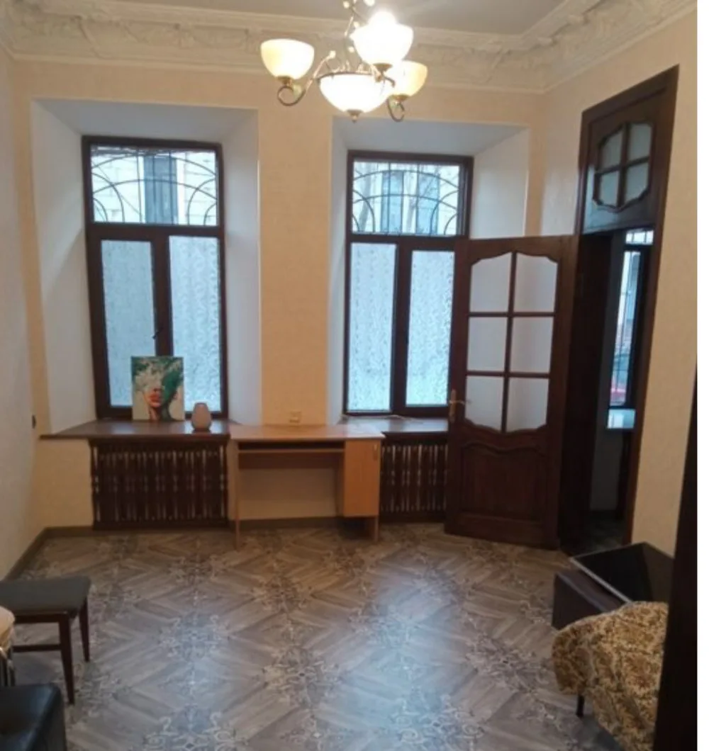 3-кімнатна квартира, 93 м², Центр