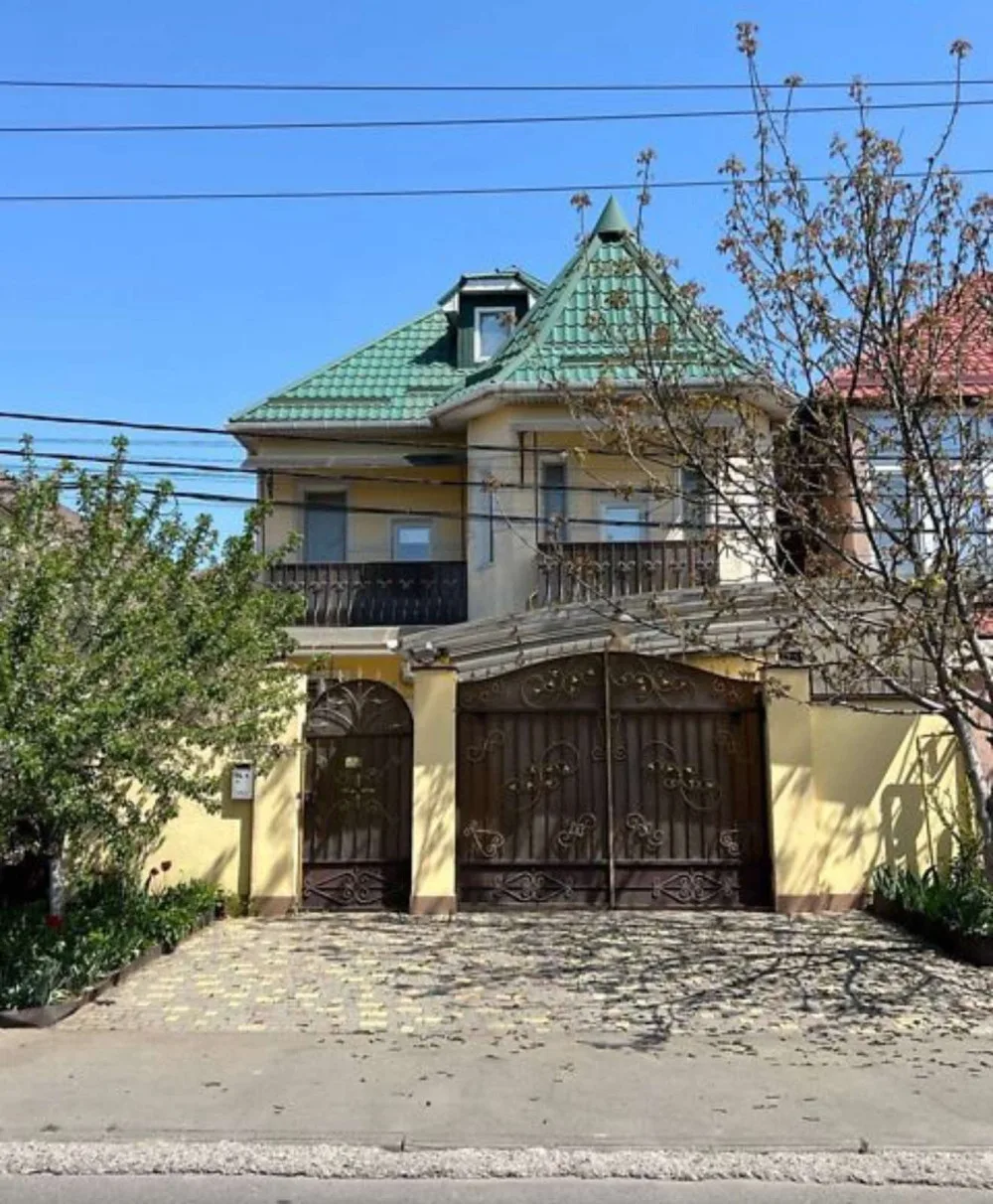 3-кімнатний будинок, 140 м², Таїрова