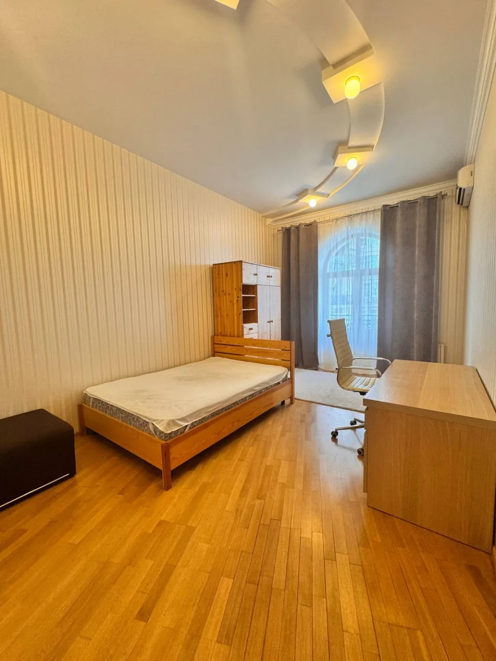 5-room apartment, 197 m², City centre