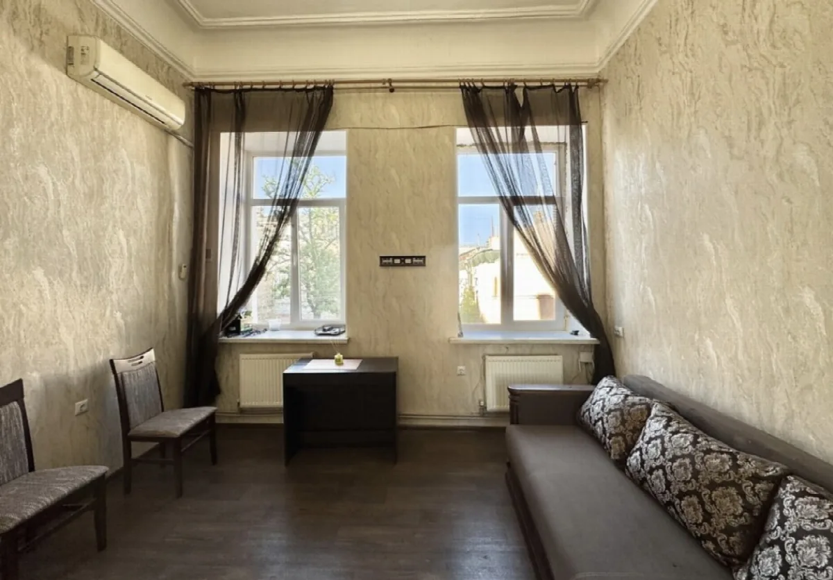 3-комнатная квартира, 60 м², Центр
