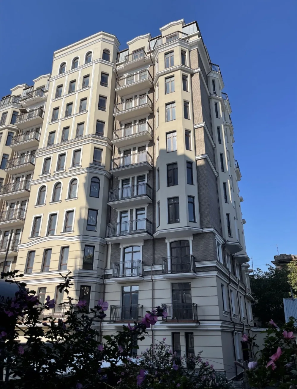 2-кімнатна квартира, 75 м², Віндзор, Центр