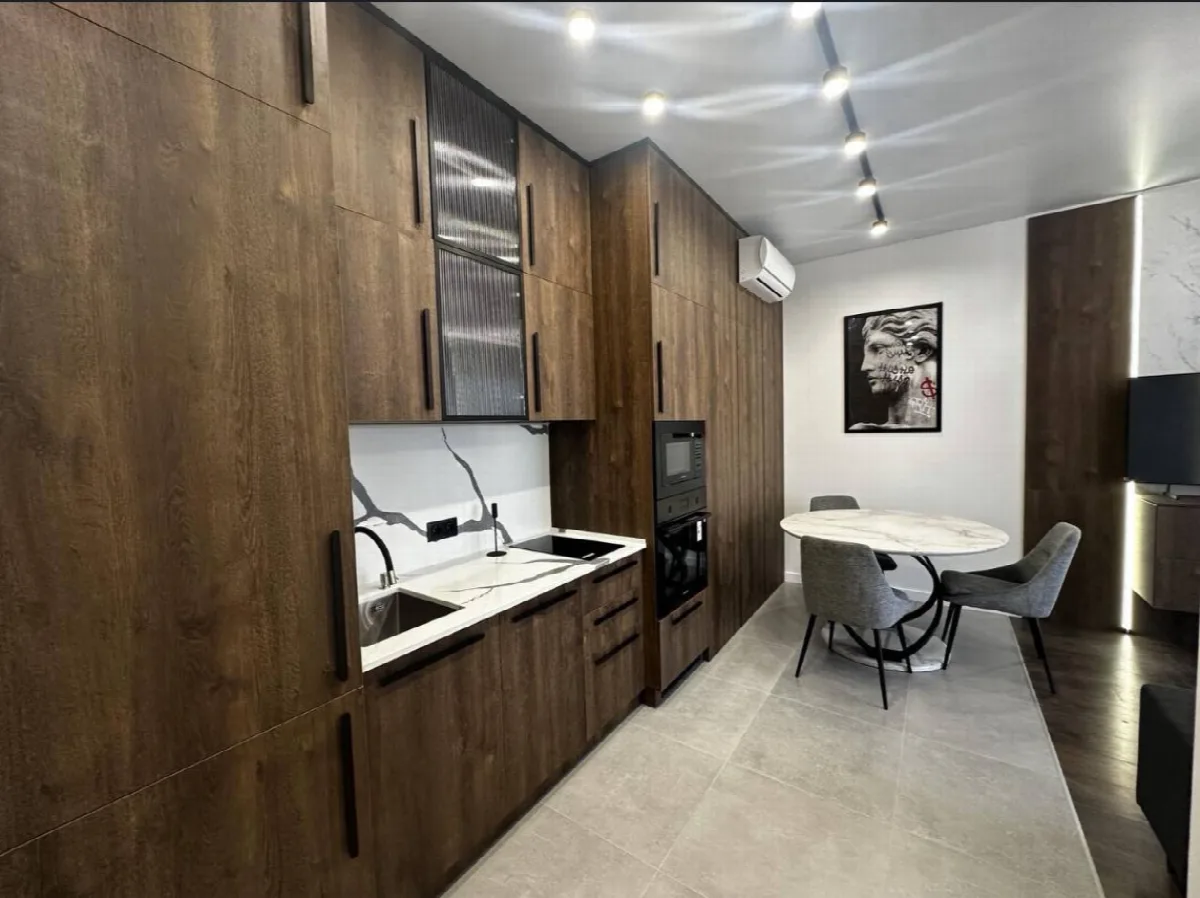 1-комнатная квартира, 43 м², 60 Жемчужина, Фонтан
