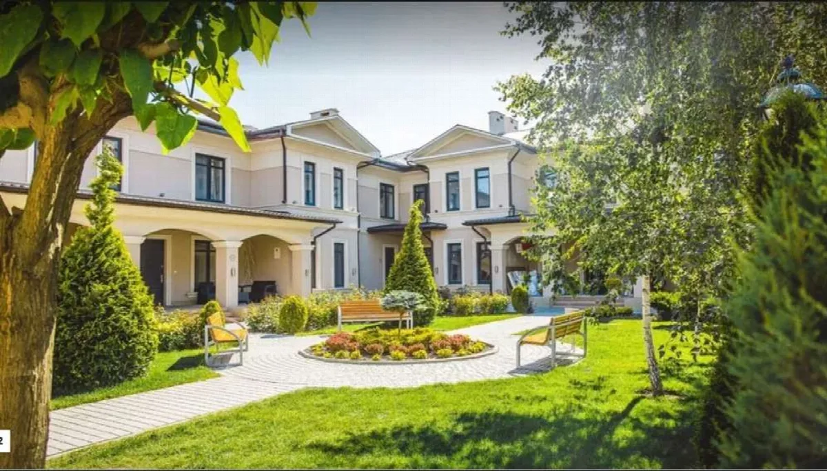 10-кімнатний будинок, 950 м², Авангард