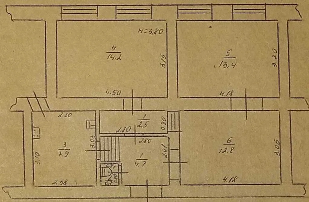 3-кімнатна квартира, 56 м², Центр