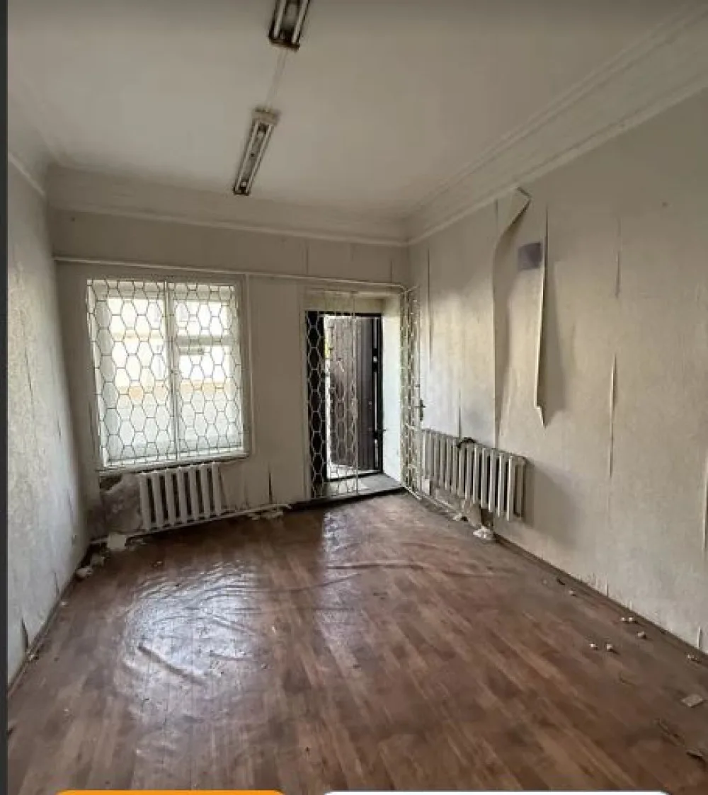 Комерційна, 50 м², Центр