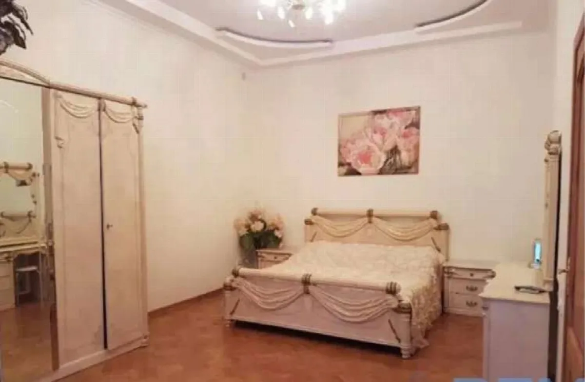 2-кімнатна квартира, 62 м², Центр