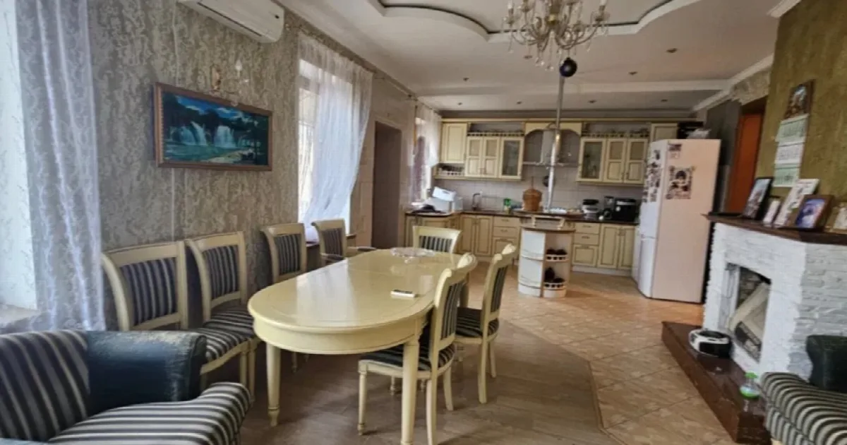 5-кімнатний будинок, 214 м², Молодіжне