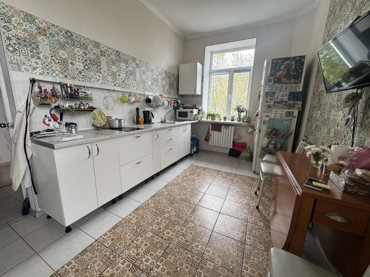 3-комнатная квартира, 76 м², Центр