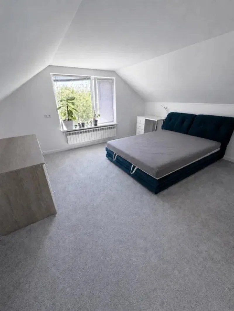 3-кімнатна квартира, 100 м², Таїрова