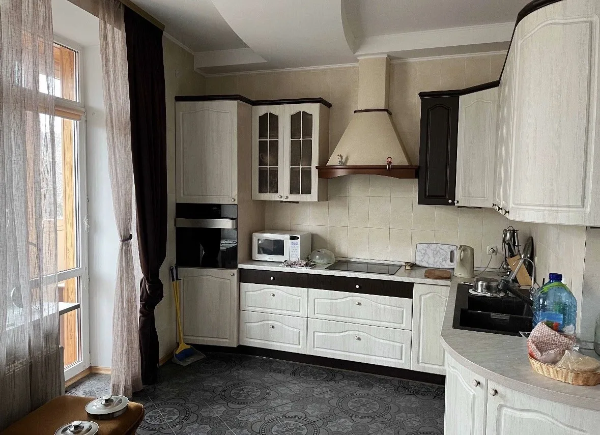 3-комнатная квартира, 128 м², Подкова, Фонтан