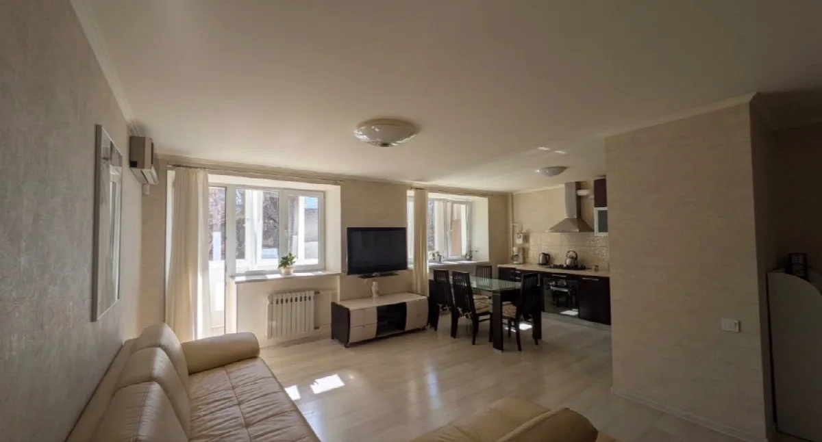 3-кімнатна квартира, 75 м², Фонтан