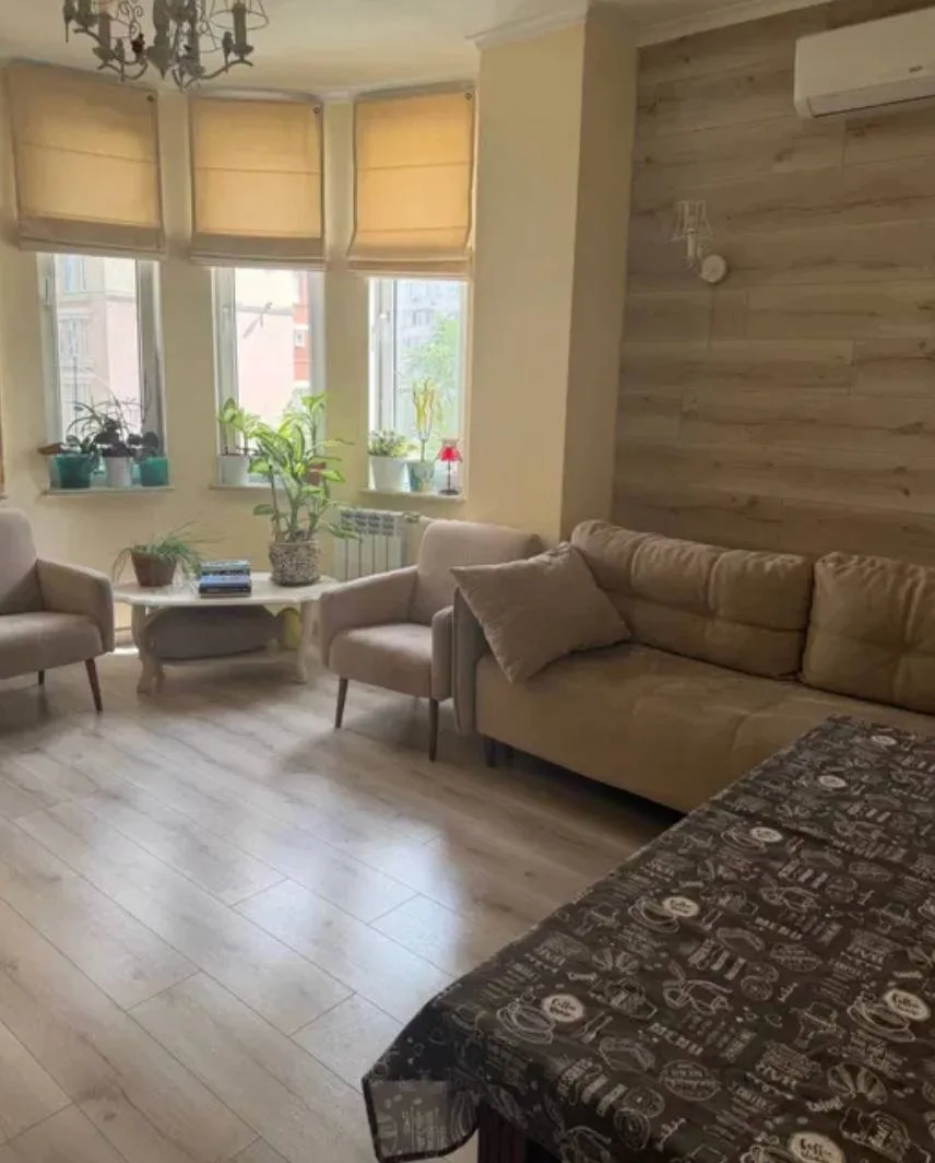 4-кімнатна квартира, 119 м², Таїрова
