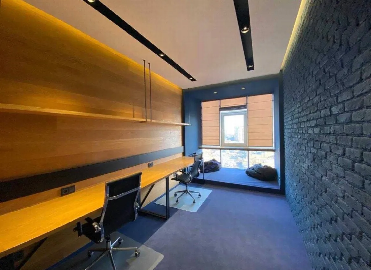 Комерційна, 54 м², 18 Перлина, Центр