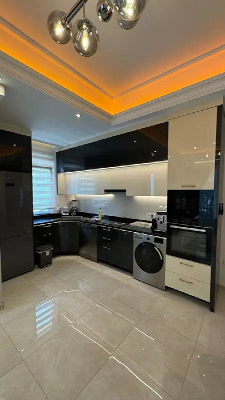 2-кімнатна квартира, 81 м²