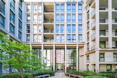Spacious apartment in a luxury complex, Westminster