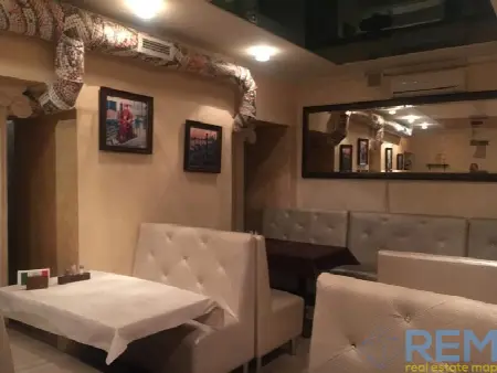 Комерційна, 171 м², Центр