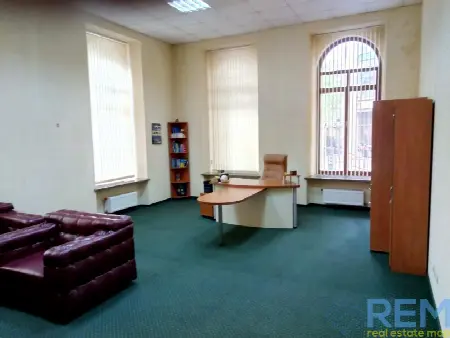 Коммерция, 100 м², Центр