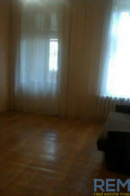 3-кімнатна квартира, 72 м², Центр