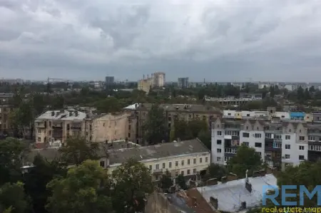 2-кімнатна квартира, 76 м², Щепний пров., буд. 11/21, Центр