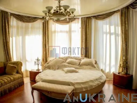 4-кімнатна квартира, 187 м², Мукачівський пров. 6, Центр